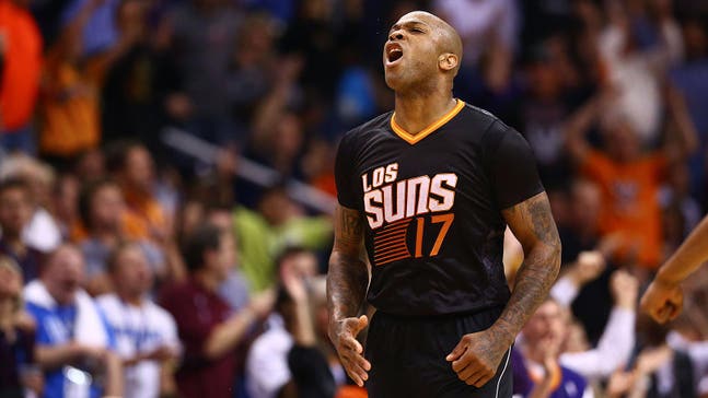 Suns' P.J. Tucker hosts back-to-school party in his hometown